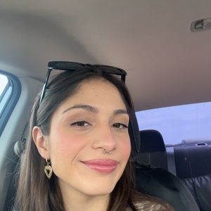 Meet your Posher, Gloria